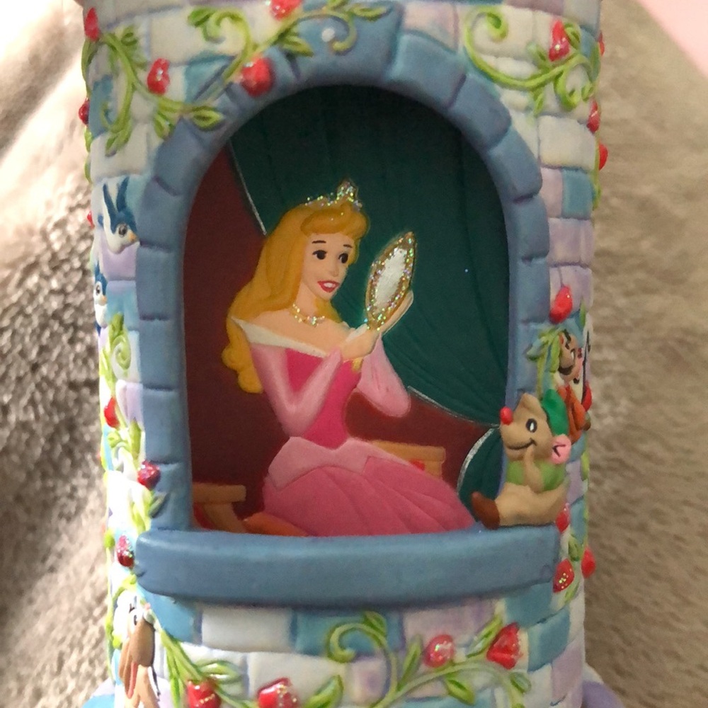 Vintage Hallmark Disney Princess Tower Ornament - Picture 9 of 10